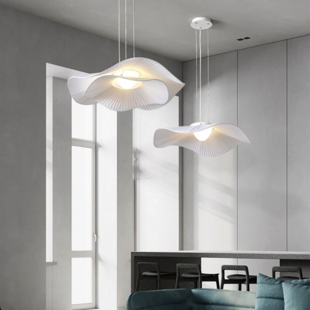 葉形 ペンダントライト シーリングライト ダイニング おしゃれ 工事必要 食卓 LED レトロ 可愛 オシャレ ガラス工芸 ステンドグラス 吊り下げ照明 天井照明器具